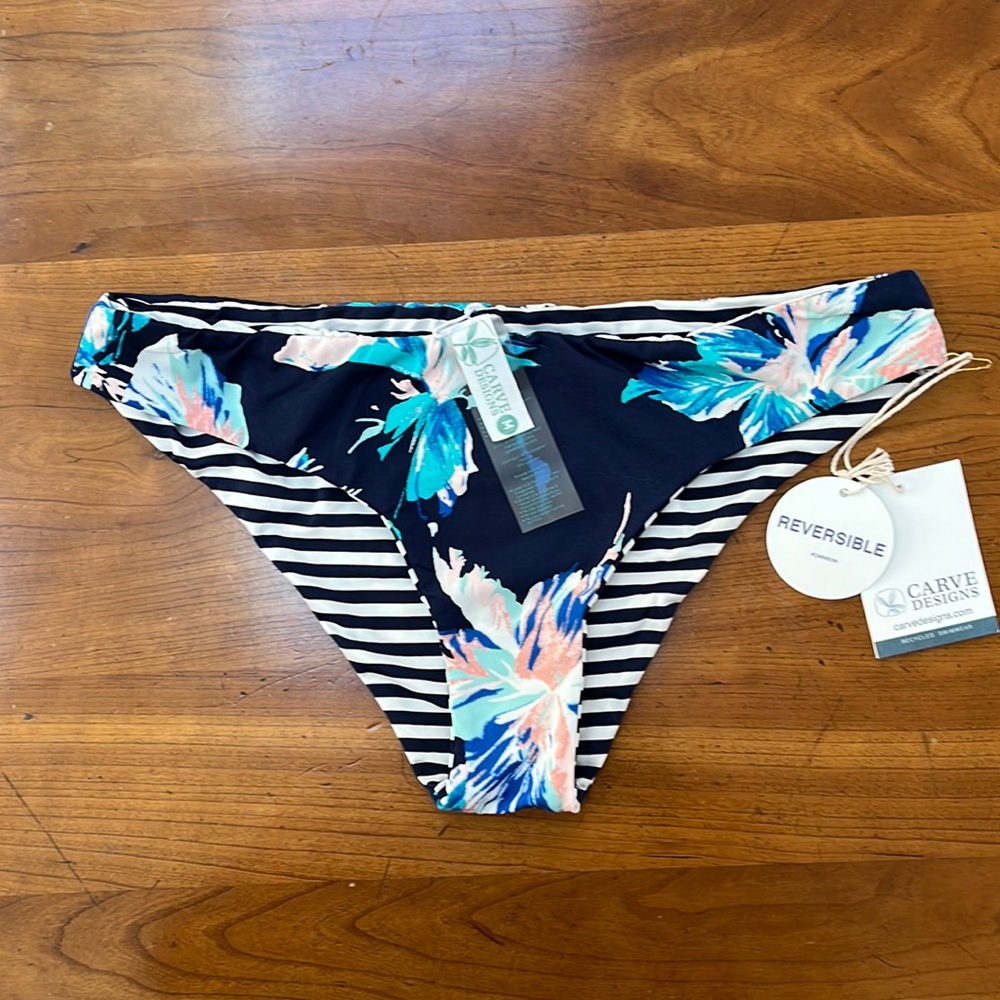Carve Designs Sanitas Reversible bottom medium stargazer/navy stripe
